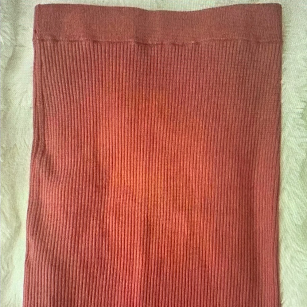 Elegant Red Ribbed Skirt